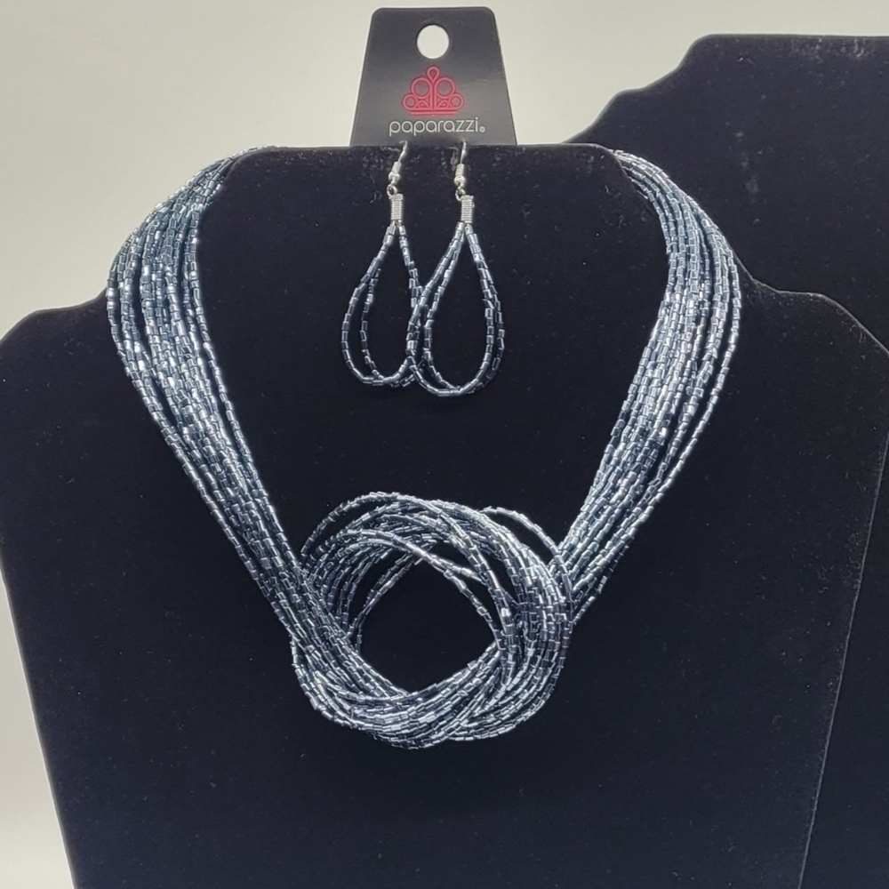 Paparazzi Jewelry Collection (Knotted Knockout Blue)​​​